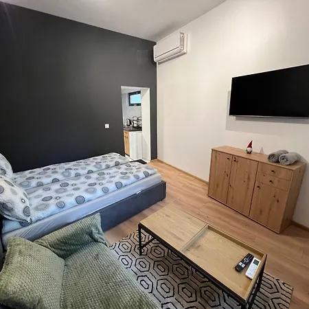 Guest house Plovdiv City Apartments 3*